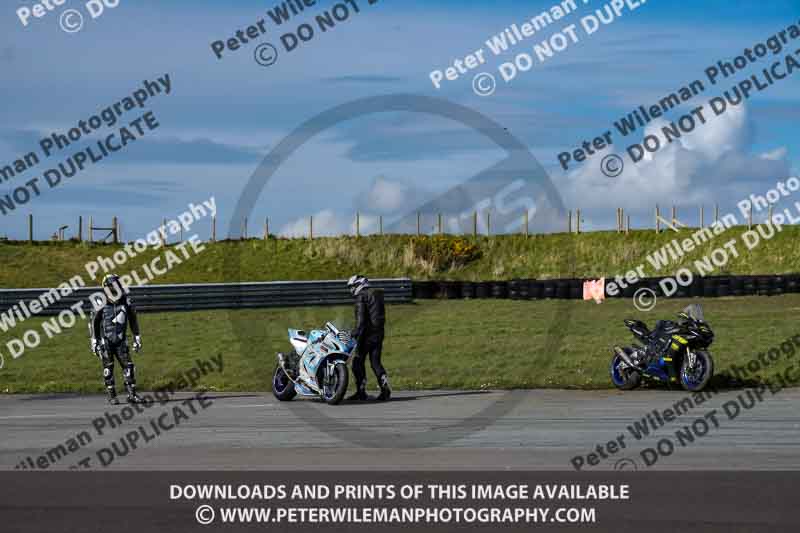 anglesey no limits trackday;anglesey photographs;anglesey trackday photographs;enduro digital images;event digital images;eventdigitalimages;no limits trackdays;peter wileman photography;racing digital images;trac mon;trackday digital images;trackday photos;ty croes